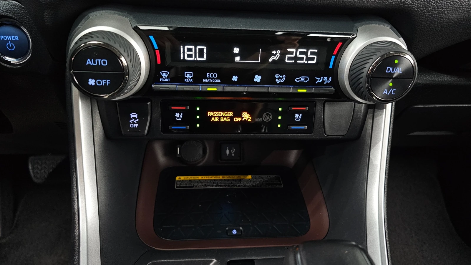 Toyota Rav4 2.5 Hybrid AWD | Distronic | Memory | Обдухване, снимка 15 - Автомобили и джипове - 55178529