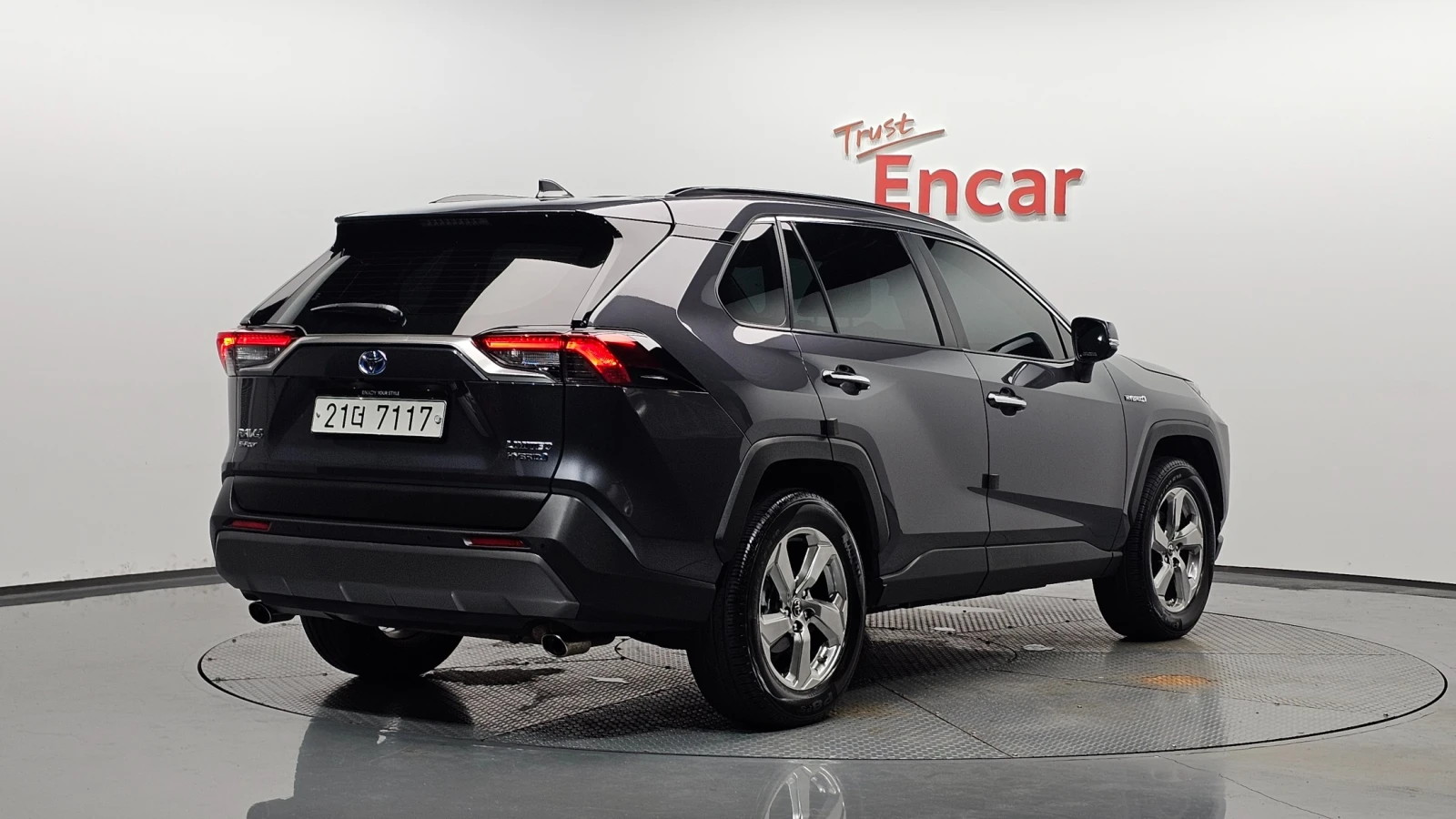 Toyota Rav4 2.5 Hybrid AWD | Distronic | Memory | Обдухване, снимка 2 - Автомобили и джипове - 55178529