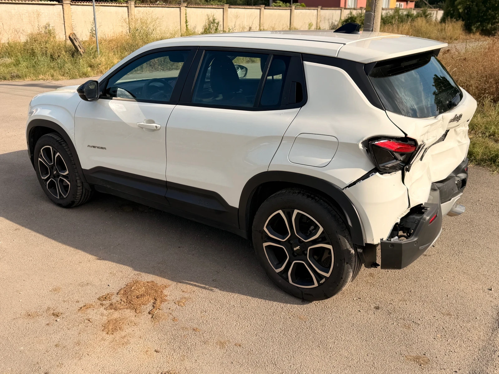 Jeep Avenger, снимка 6 - Автомобили и джипове - 55606150