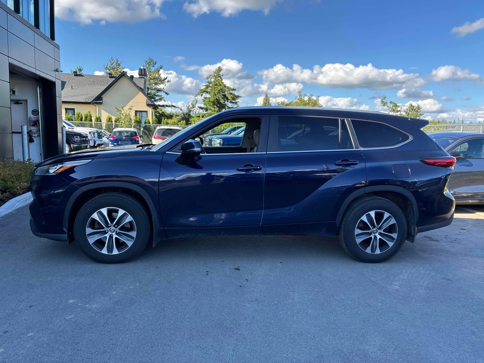 Toyota Highlander XLE AWD | CARFAX | АВТОФИНАНСИРАНЕ, снимка 3 - Автомобили и джипове - 55892528