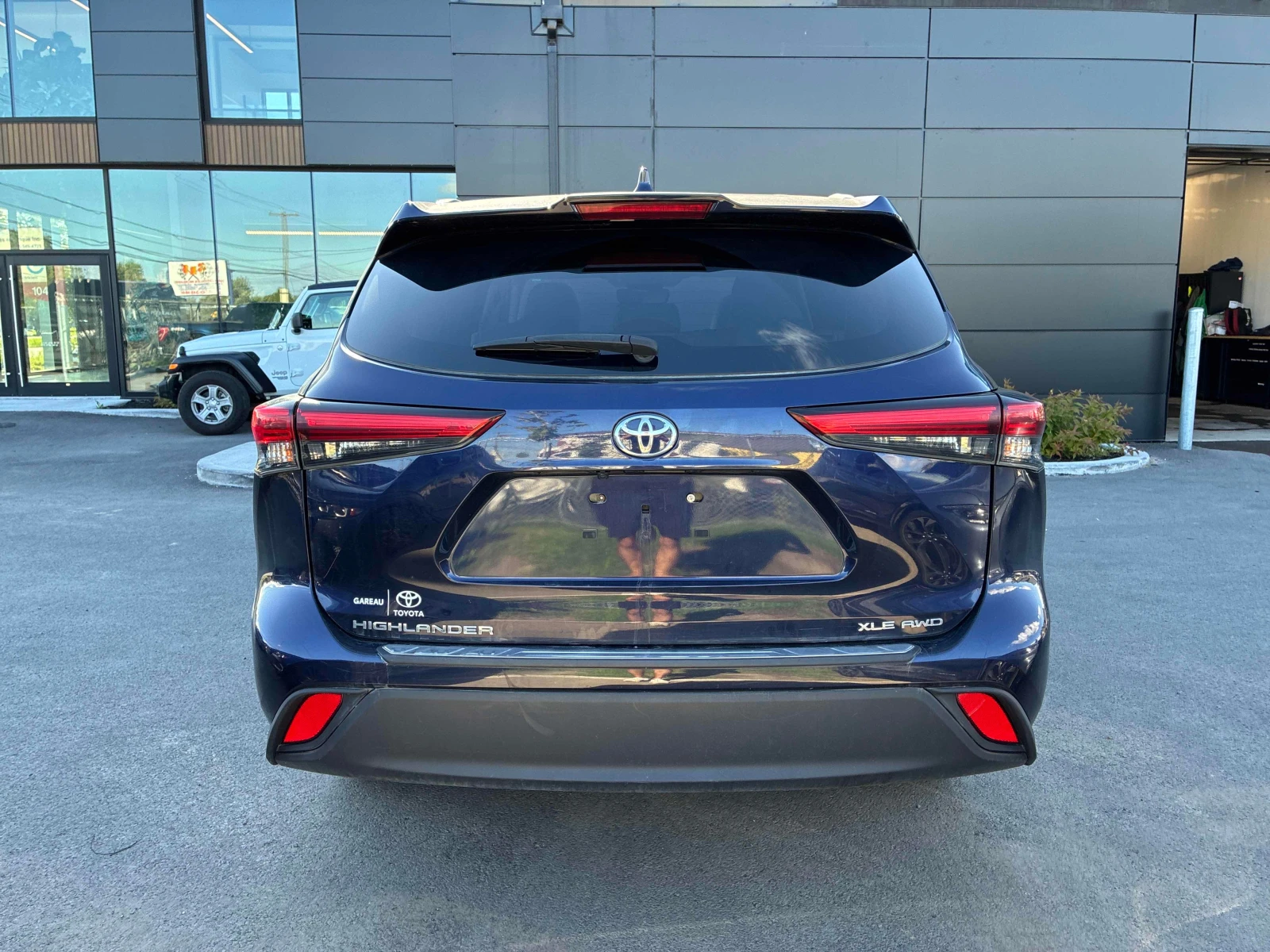 Toyota Highlander XLE AWD | CARFAX | АВТОФИНАНСИРАНЕ, снимка 5 - Автомобили и джипове - 55892528