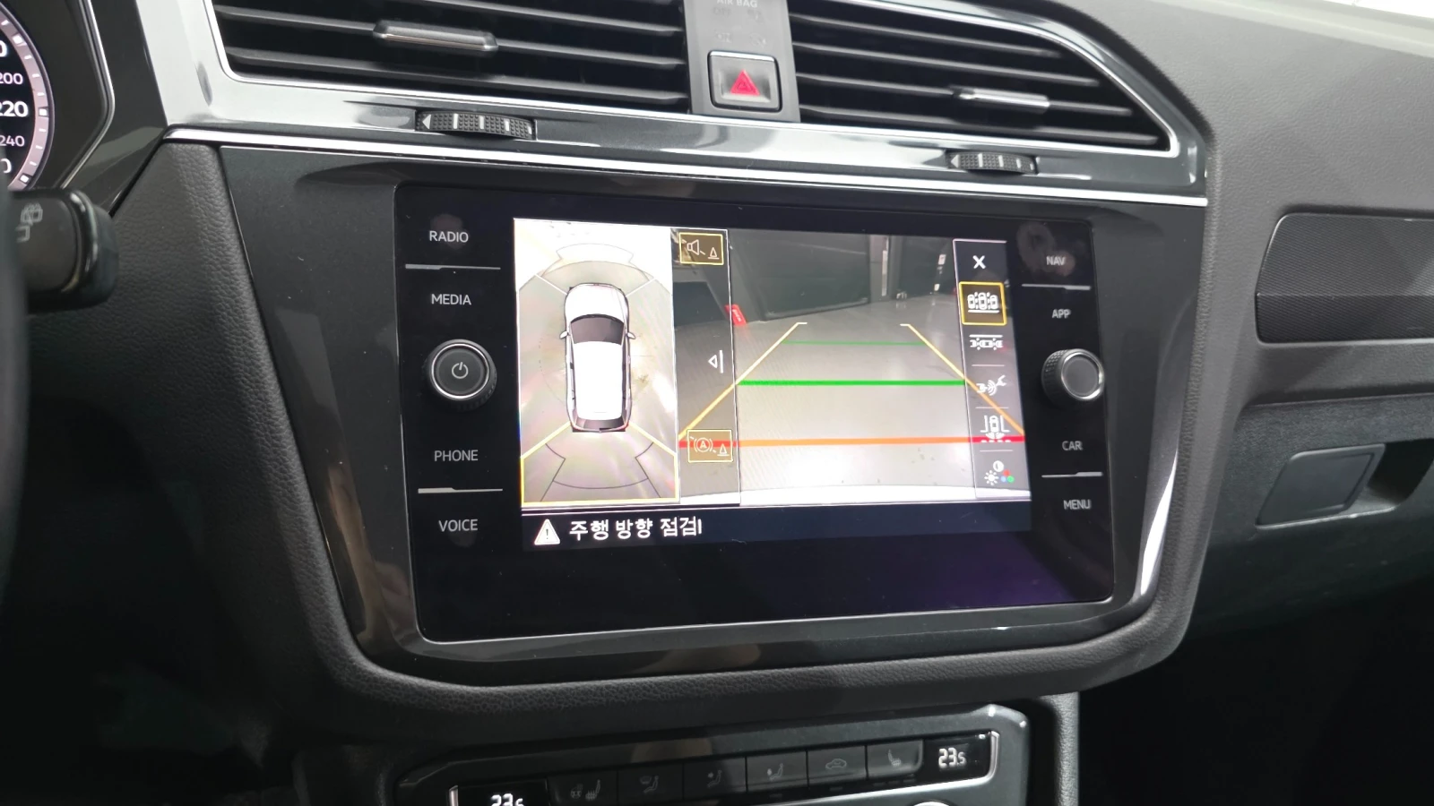 VW Tiguan 2.0TDI 4Motion PRESTIGE , снимка 14 - Автомобили и джипове - 56119672