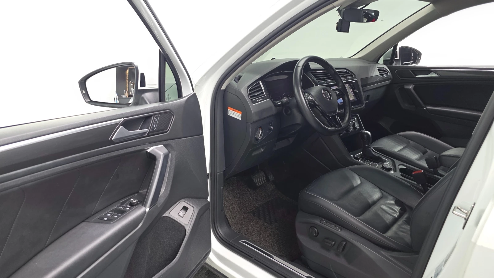 VW Tiguan 2.0TDI 4Motion PRESTIGE , снимка 9 - Автомобили и джипове - 56119672