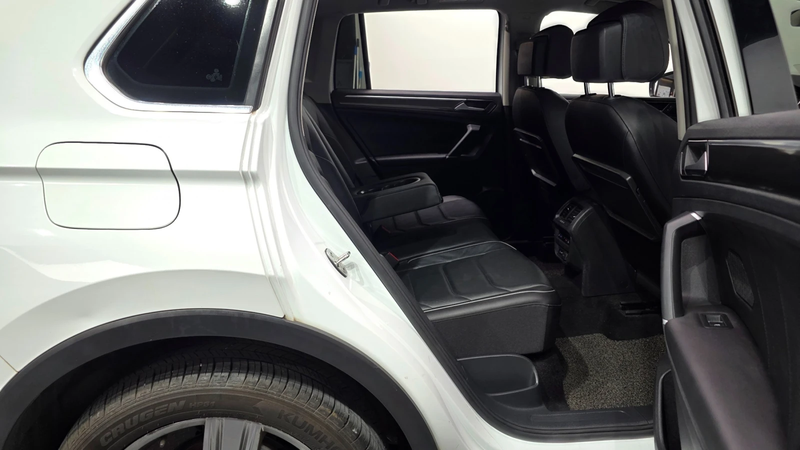 VW Tiguan 2.0TDI 4Motion PRESTIGE , снимка 10 - Автомобили и джипове - 56119672