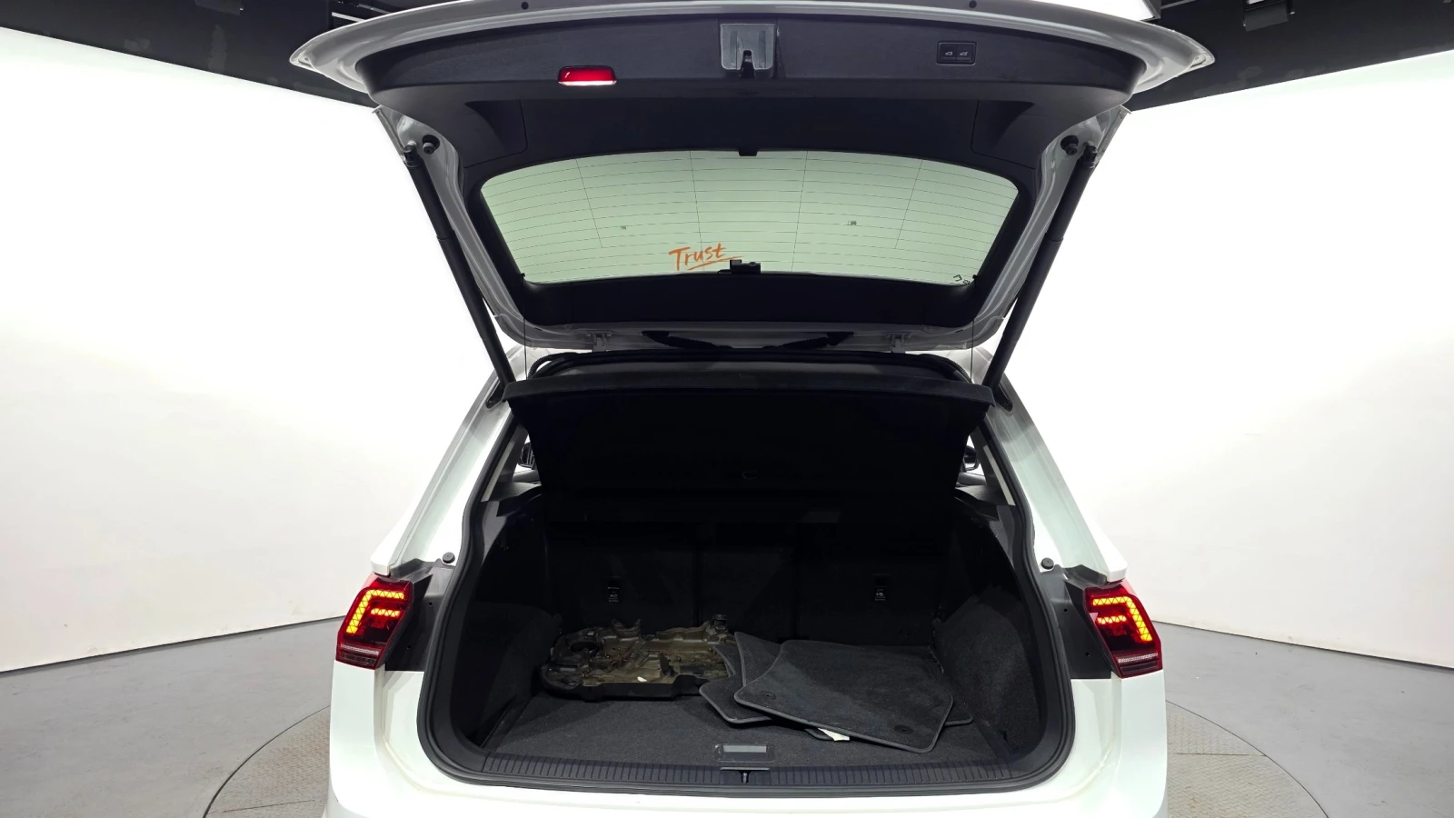 VW Tiguan 2.0TDI 4Motion PRESTIGE , снимка 5 - Автомобили и джипове - 56119672