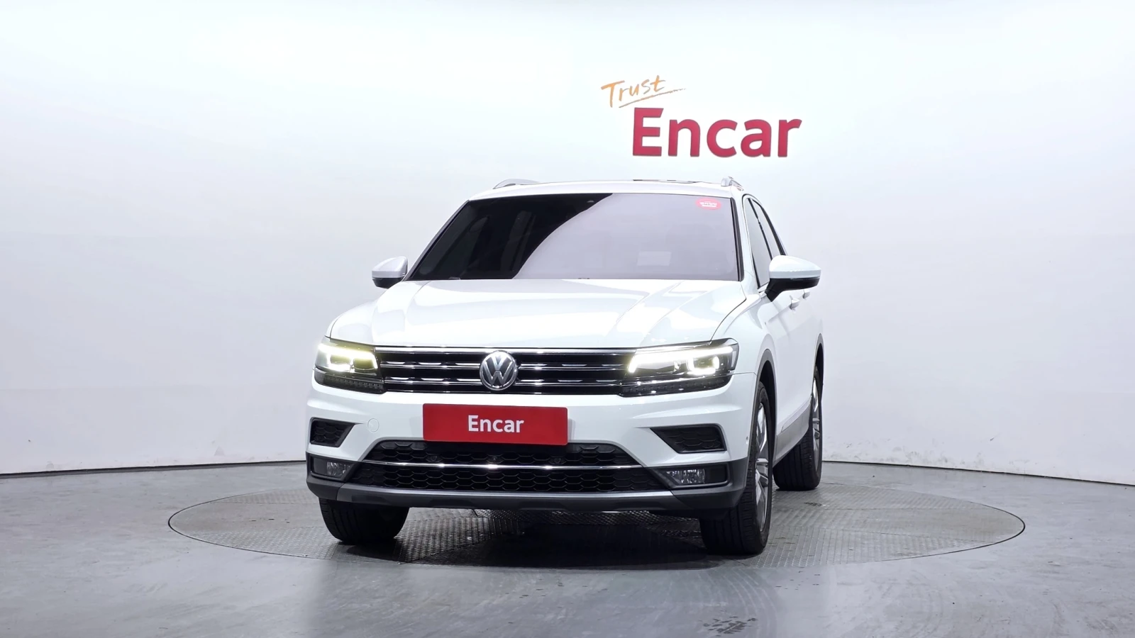 VW Tiguan 2.0TDI 4Motion PRESTIGE , снимка 2 - Автомобили и джипове - 56119672
