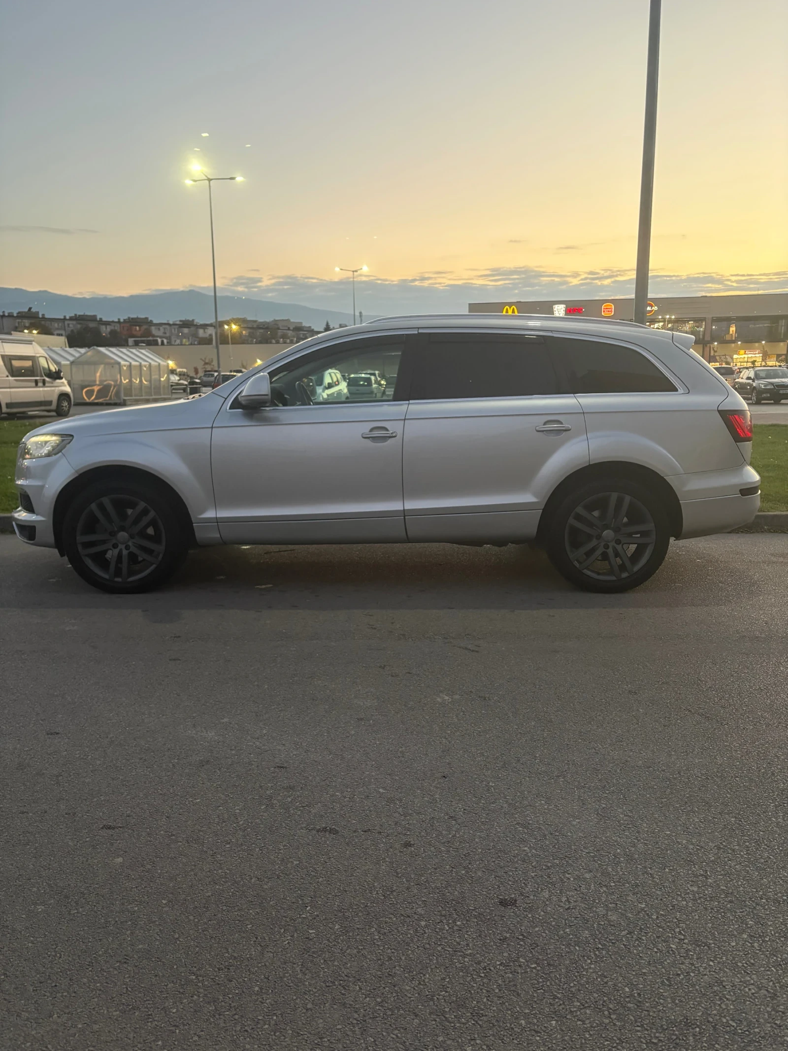 Audi Q7, снимка 2 - Автомобили и джипове - 56647058