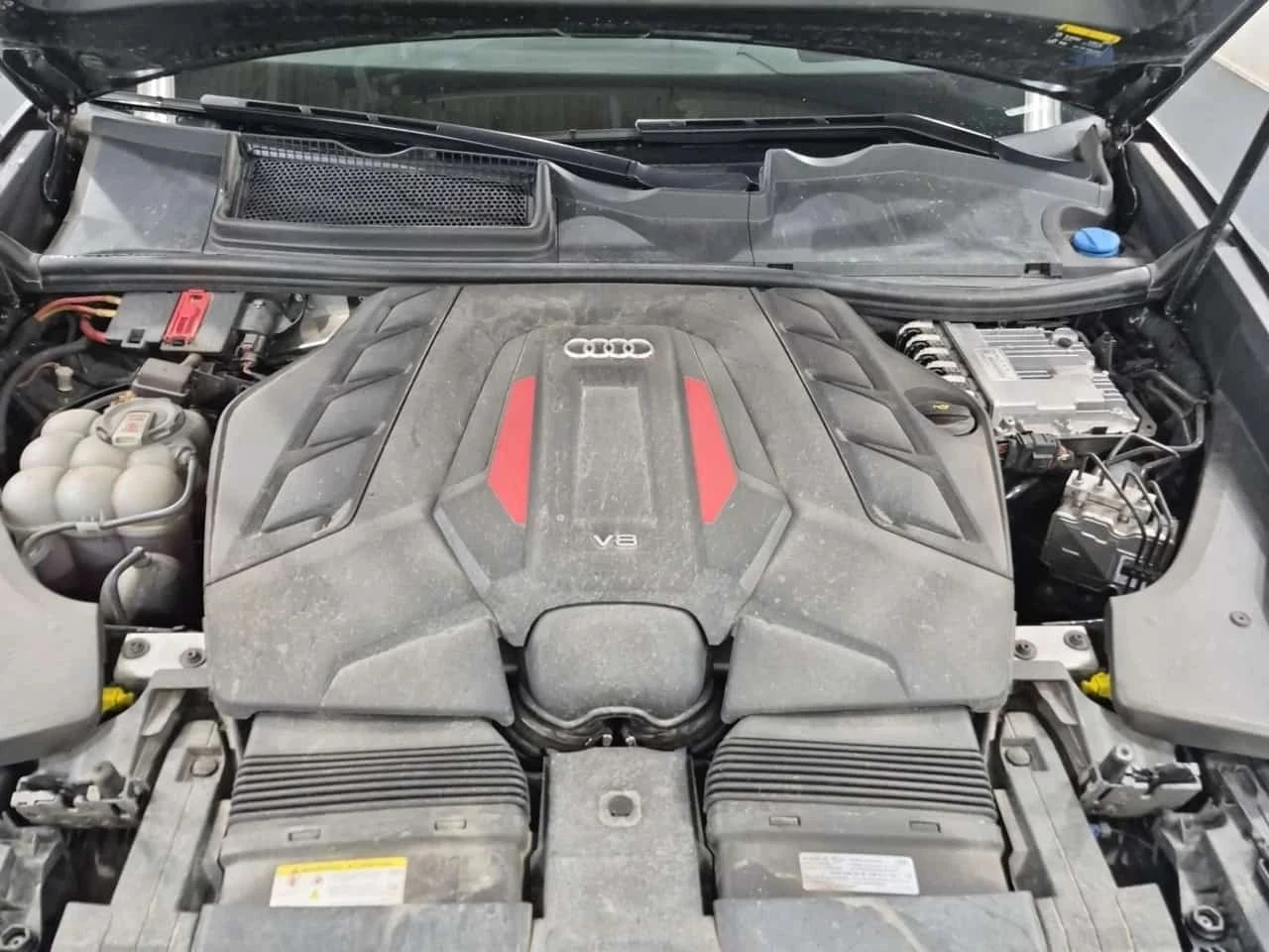 Audi SQ8, снимка 17 - Автомобили и джипове - 56734241