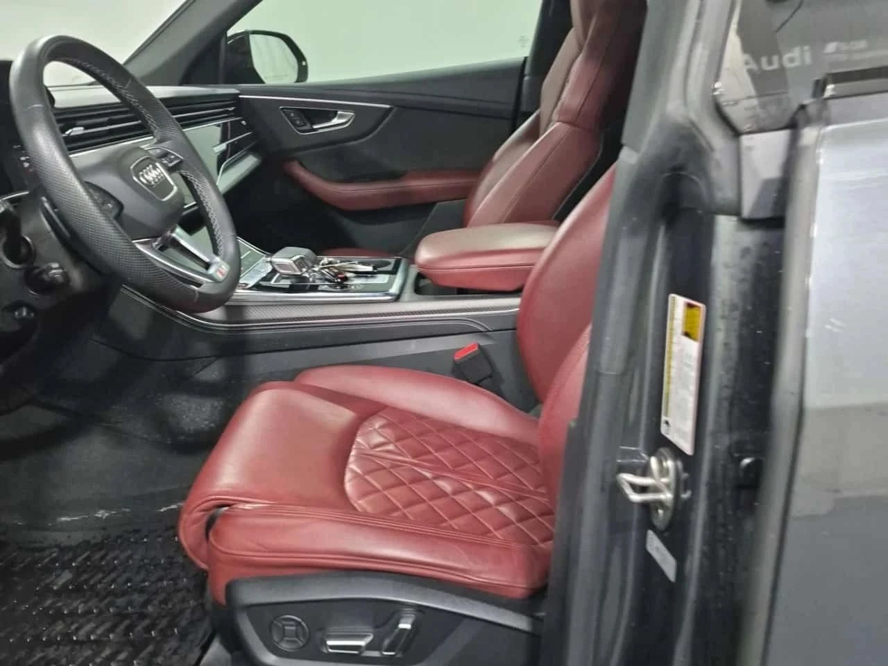 Audi SQ8, снимка 7 - Автомобили и джипове - 56734241