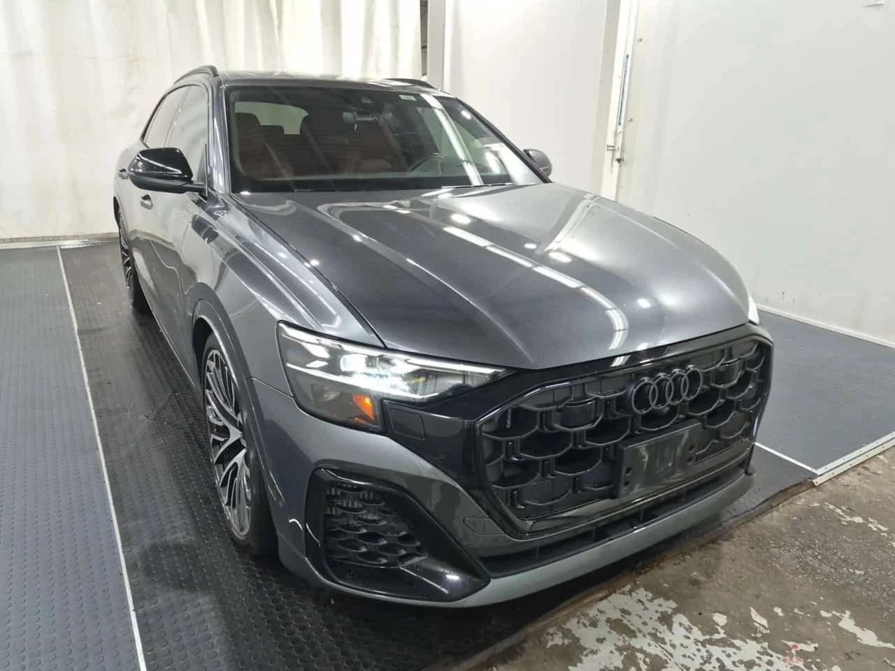Audi SQ8, снимка 2 - Автомобили и джипове - 56734241