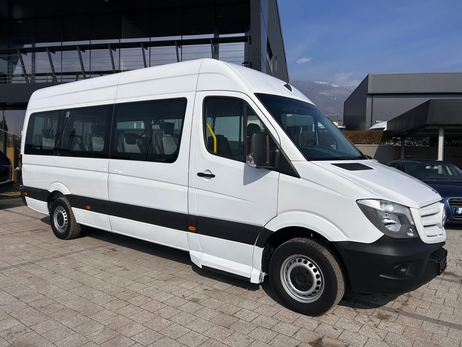 Mercedes-Benz Sprinter 313CDI Maxi 9-местен Euro 6 Рампа - изображение 2