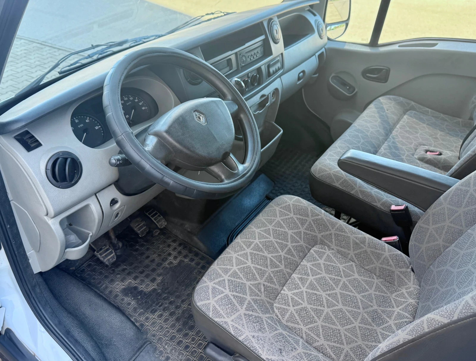 Renault Master 2.5 DCI/120kc/6ck/Климатик/Багажник на тавана - изображение 8