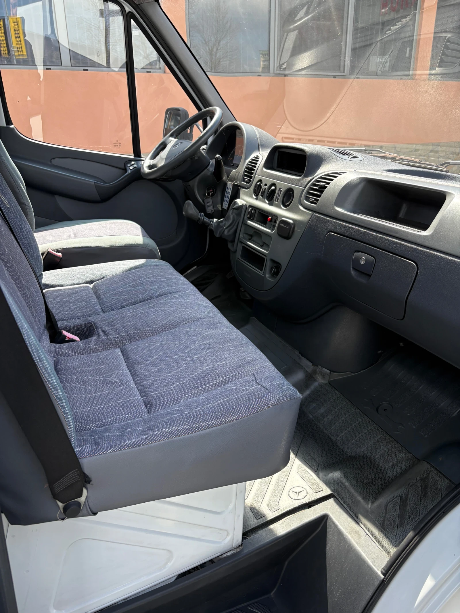 Mercedes-Benz Sprinter 411, снимка 3 - Бусове и автобуси - 53989739