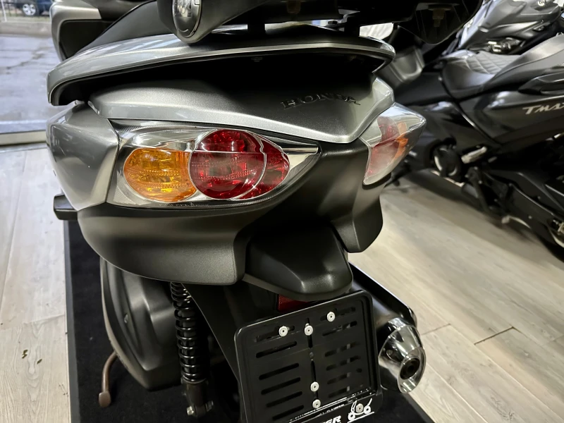 Honda Forza 250i 2009г., снимка 4 - Мотоциклети и мототехника - 51924147