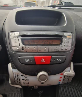 Toyota Aygo 1.0 Закупен от България, снимка 13