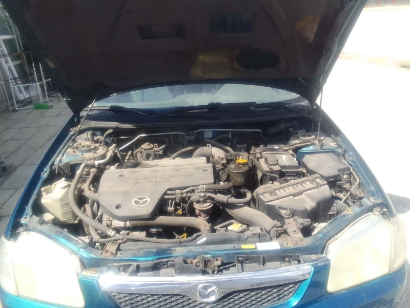 Mazda 323 F, снимка 5 - Автомобили и джипове - 47873388