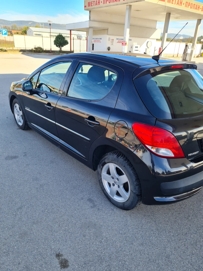 Peugeot 207 1.4куб.75к.с.2011г.Бензин , снимка 4 - Автомобили и джипове - 47524230