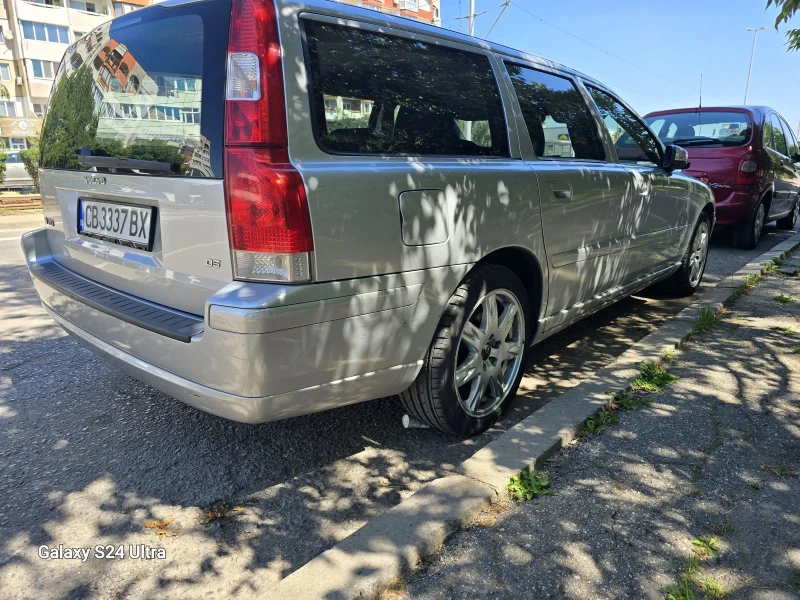 Volvo V70 2.4 D5, снимка 4 - Автомобили и джипове - 49513010