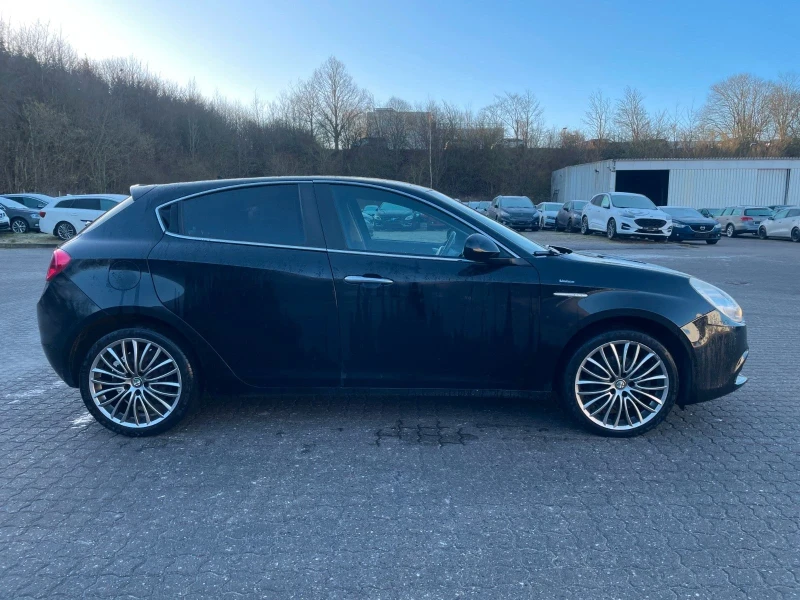 Alfa Romeo Giulietta, снимка 2 - Автомобили и джипове - 49522130