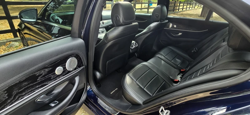 Mercedes-Benz E 220 Multibeam* Digital* CAM360* BURMESTER* PANORAMA , снимка 12 - Автомобили и джипове - 52361153