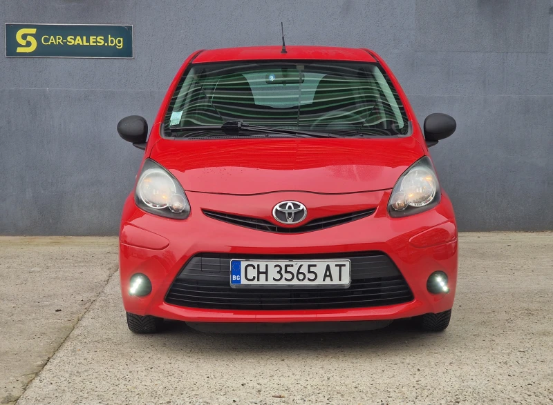 Toyota Aygo 1.0 Закупен от България, снимка 3 - Автомобили и джипове - 52573773