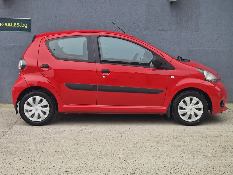 Toyota Aygo 1.0 Закупен от България, снимка 9 - Автомобили и джипове - 52573773