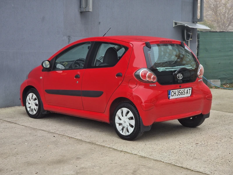 Toyota Aygo 1.0 Закупен от България, снимка 6 - Автомобили и джипове - 52573773