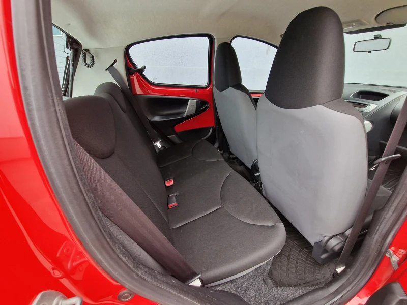 Toyota Aygo 1.0 Закупен от България, снимка 16 - Автомобили и джипове - 52573773