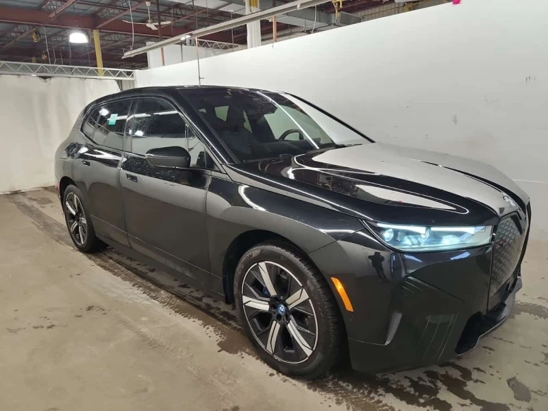 BMW iX XDRIVE40* ОБДУХВАНЕ* ДИСТРОНИК* 360* ВТОРИ ГУМИ, снимка 3 - Автомобили и джипове - 53508606