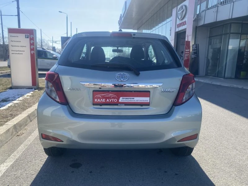 Toyota Yaris 1.0 MT - изображение 4