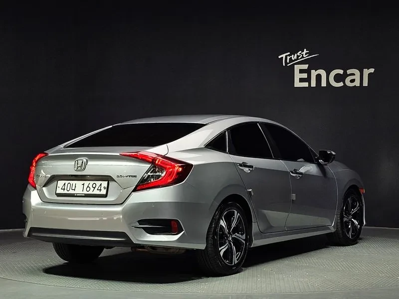 Honda Civic 2.0 Бензин, снимка 2 - Автомобили и джипове - 55486710