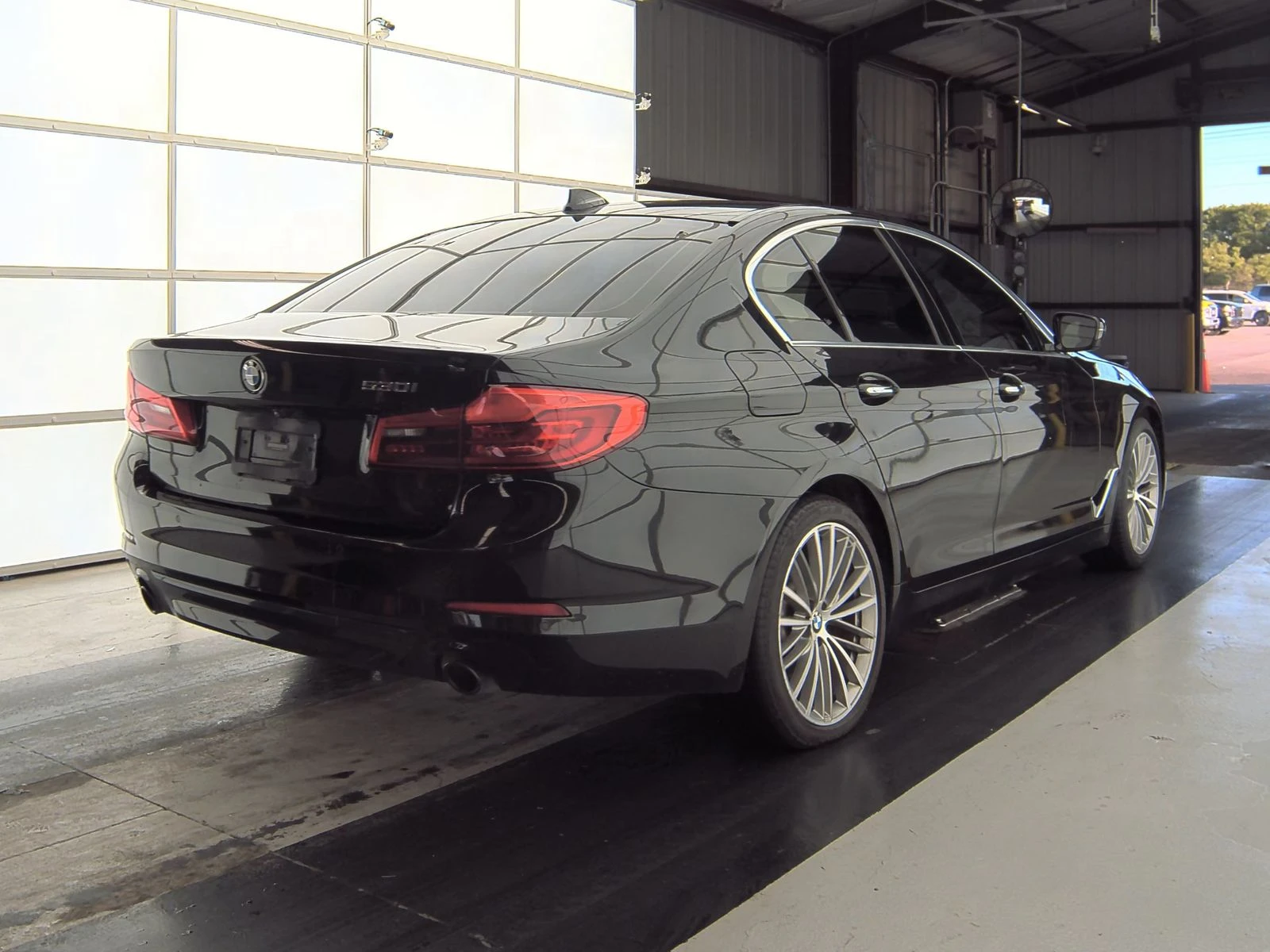 BMW 530 * SPORT LINE* Park Distance Control*  - изображение 3