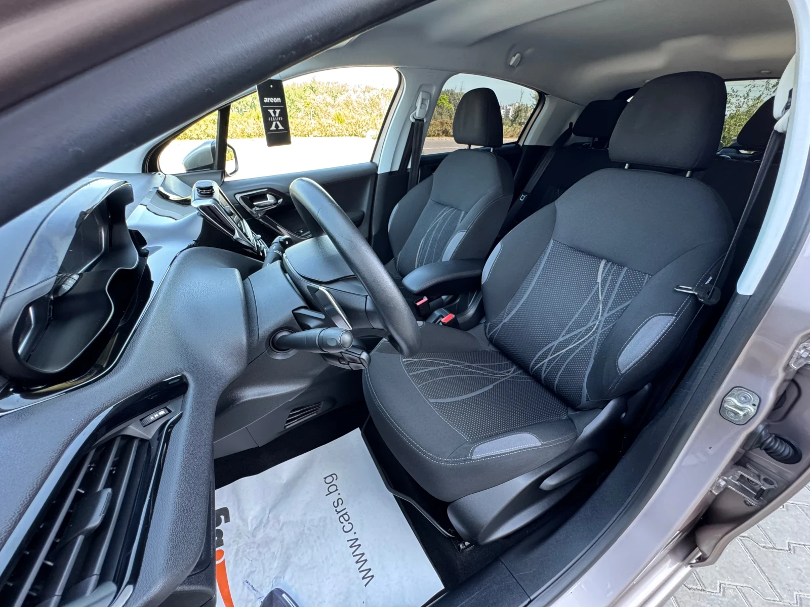 Peugeot 208 1.4HDI Automatic Навигация - изображение 9