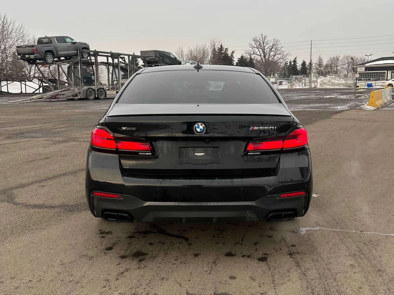 BMW 550 M550i xDrive  CARFAX - изображение 4