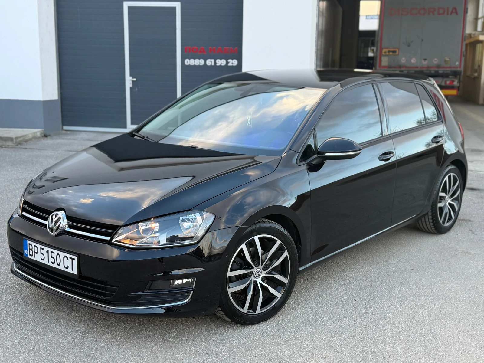 VW Golf 1.6~TDI~