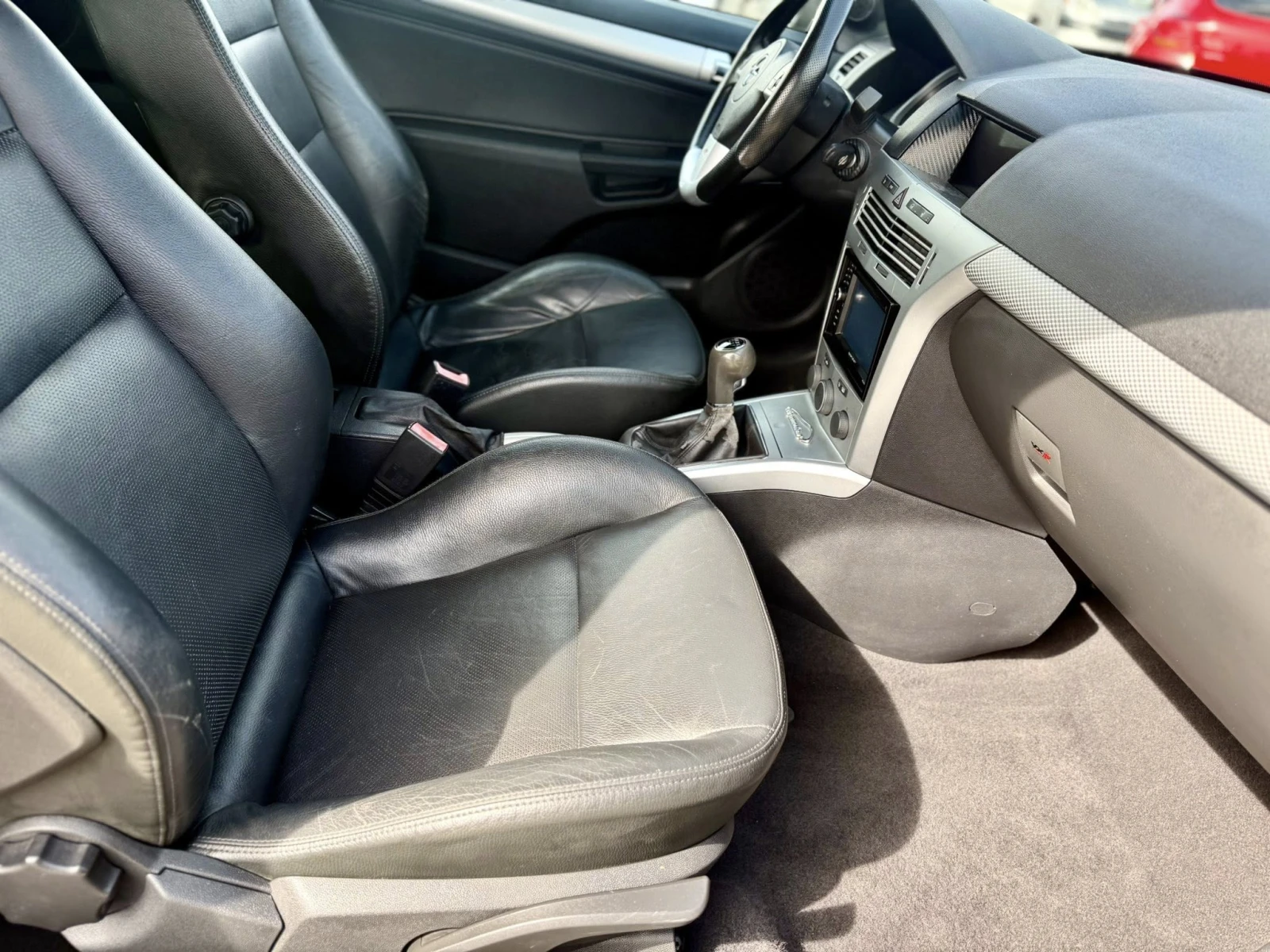 Opel Astra 1.8 GTC, снимка 12 - Автомобили и джипове - 53709634