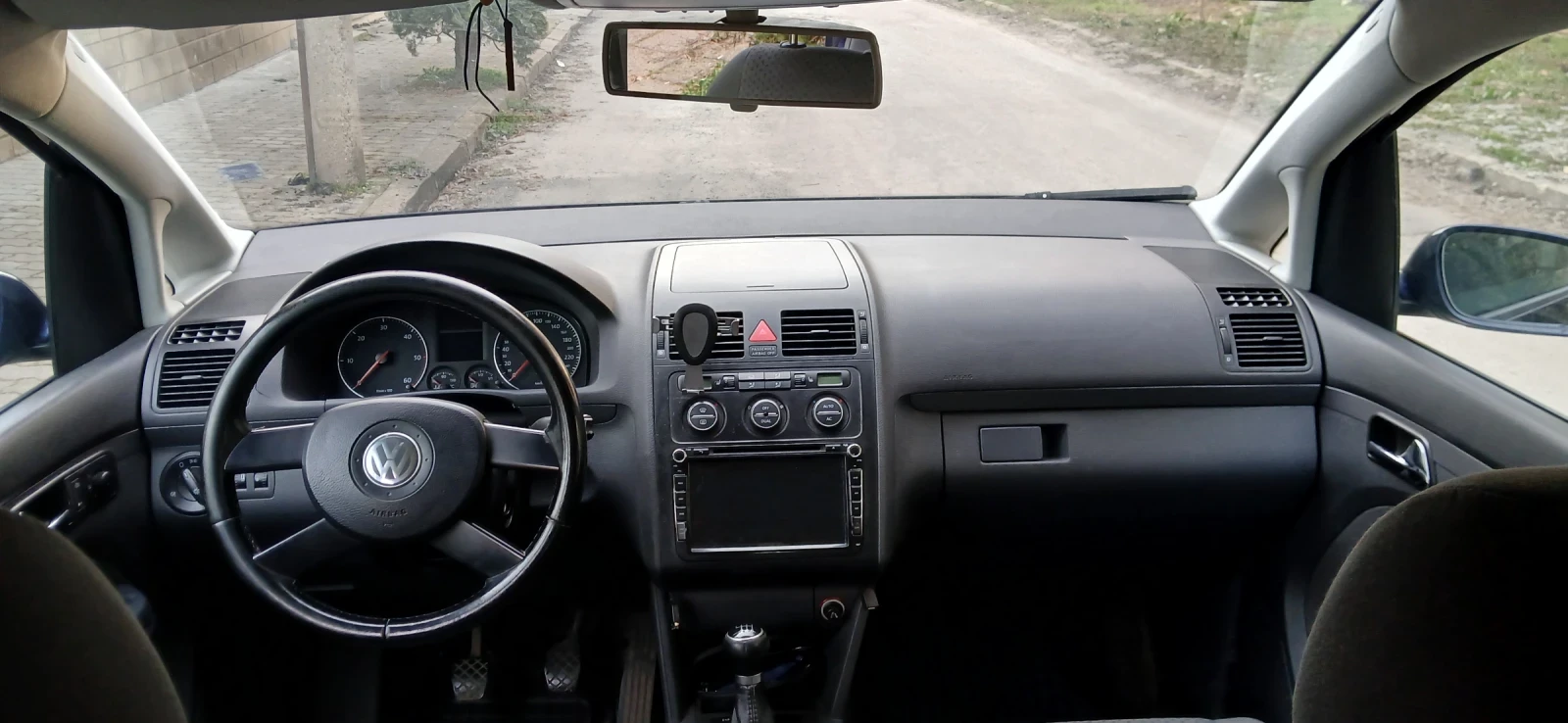 VW Touran 1, 9 90к.с., снимка 8 - Автомобили и джипове - 53758698