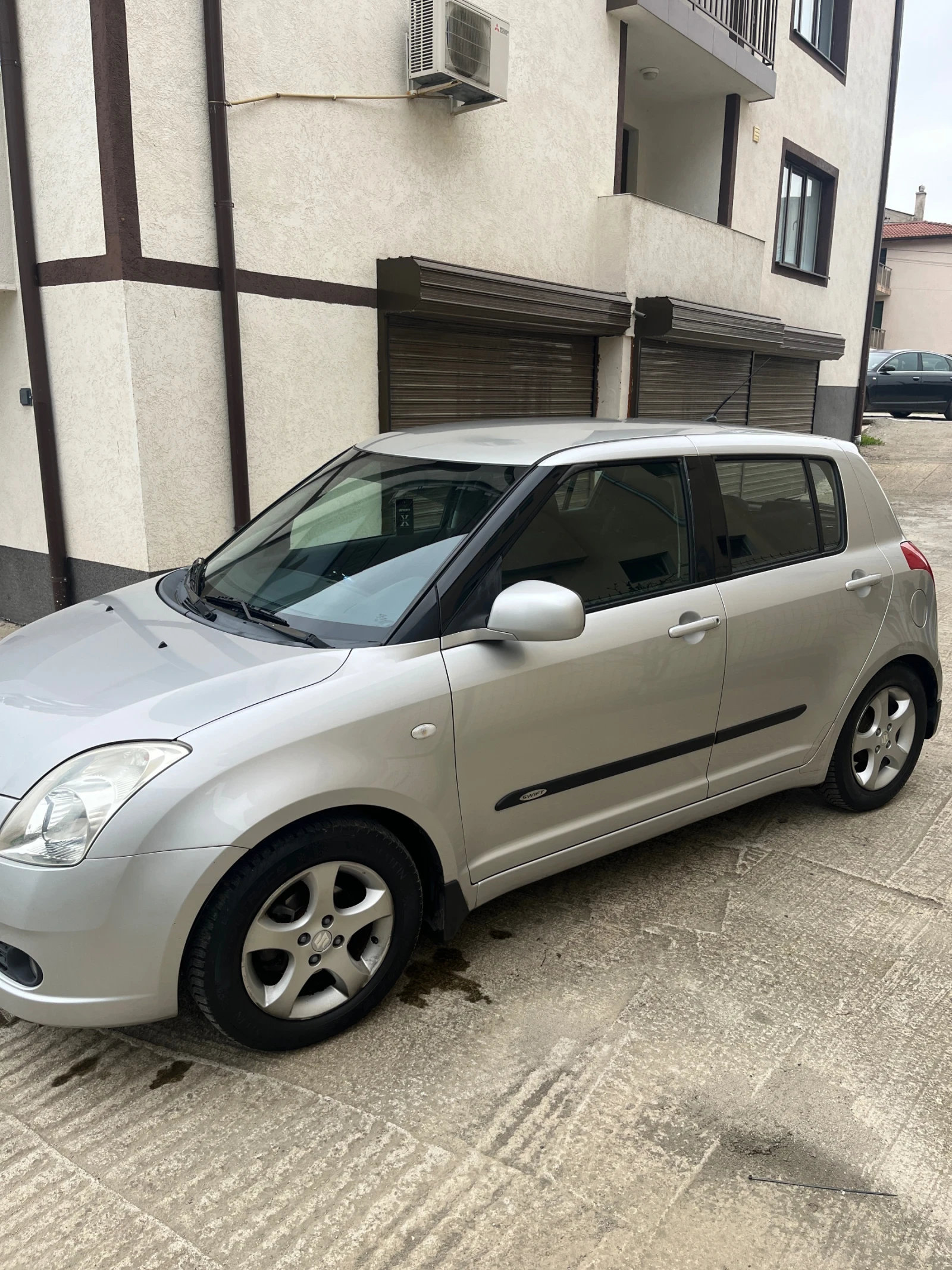 Suzuki Swift 1.3i* бензин* 92 коня* верига, снимка 4 - Автомобили и джипове - 54163113