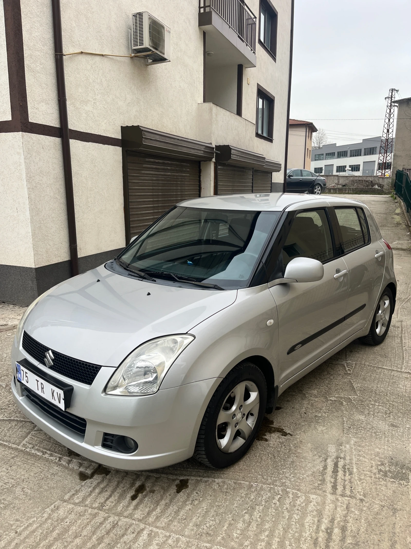 Suzuki Swift 1.3i* бензин* 92 коня* верига, снимка 3 - Автомобили и джипове - 54163113