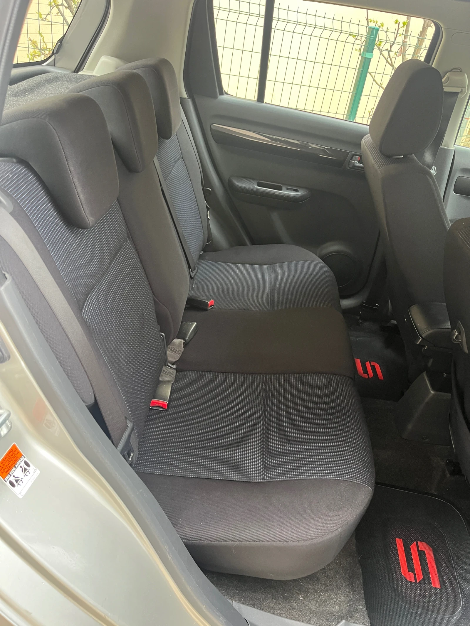 Suzuki Swift 1.3i* бензин* 92 коня* верига, снимка 11 - Автомобили и джипове - 54163113