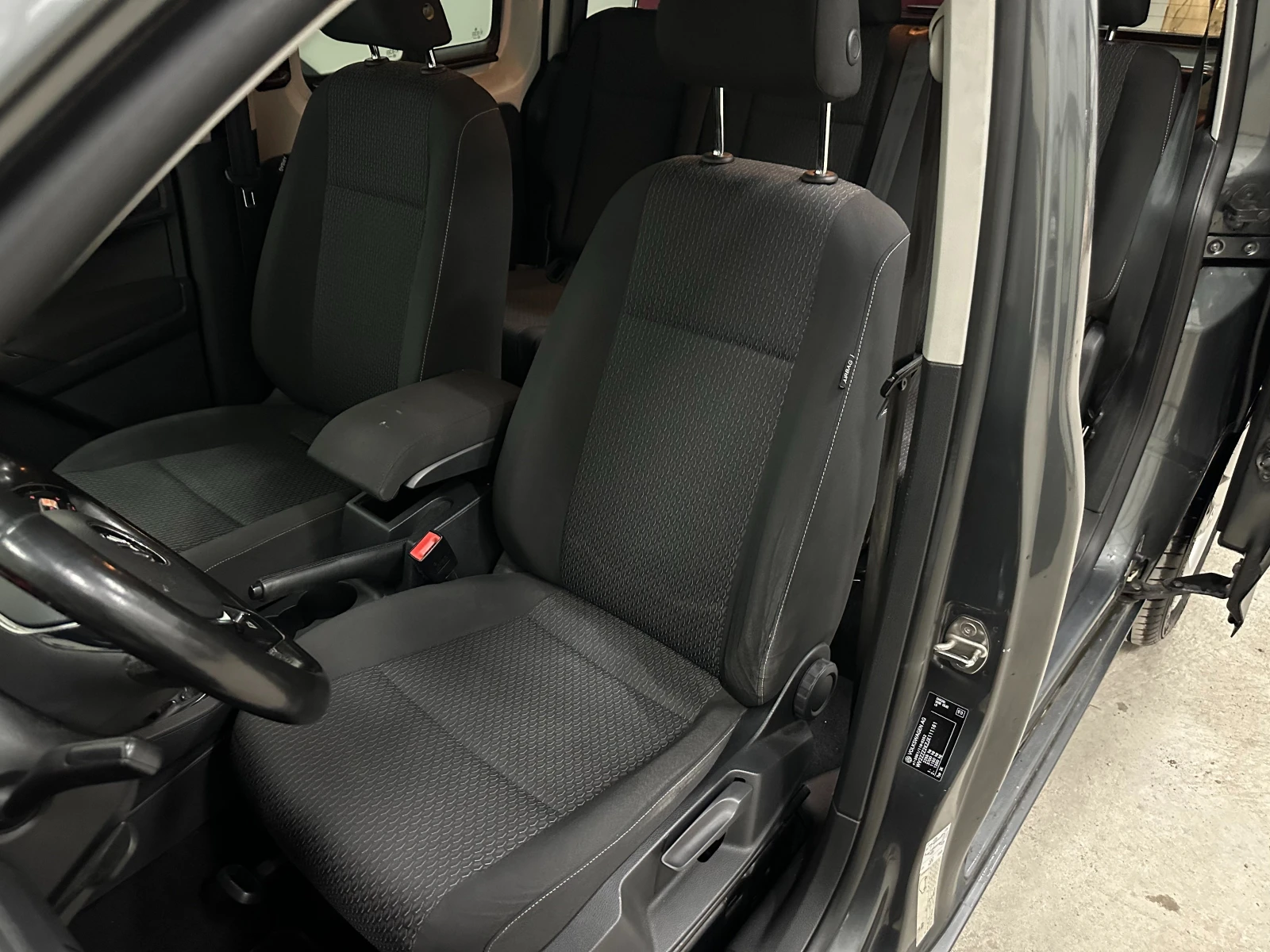 VW Caddy ТЕМПОМАТ * ПАРКТРОНИК, снимка 13 - Автомобили и джипове - 54370440