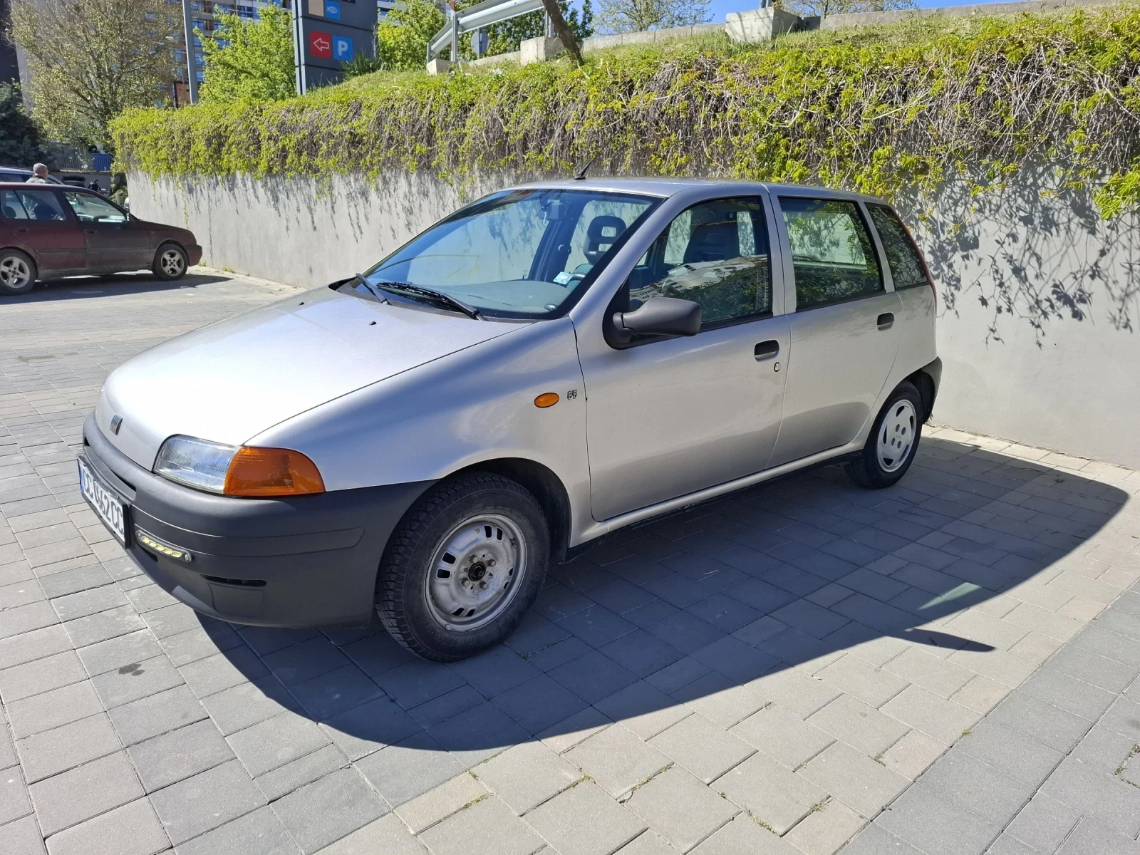 Fiat Punto 1.1, 46000км РЕАЛНИ!, снимка 3 - Автомобили и джипове - 54381311