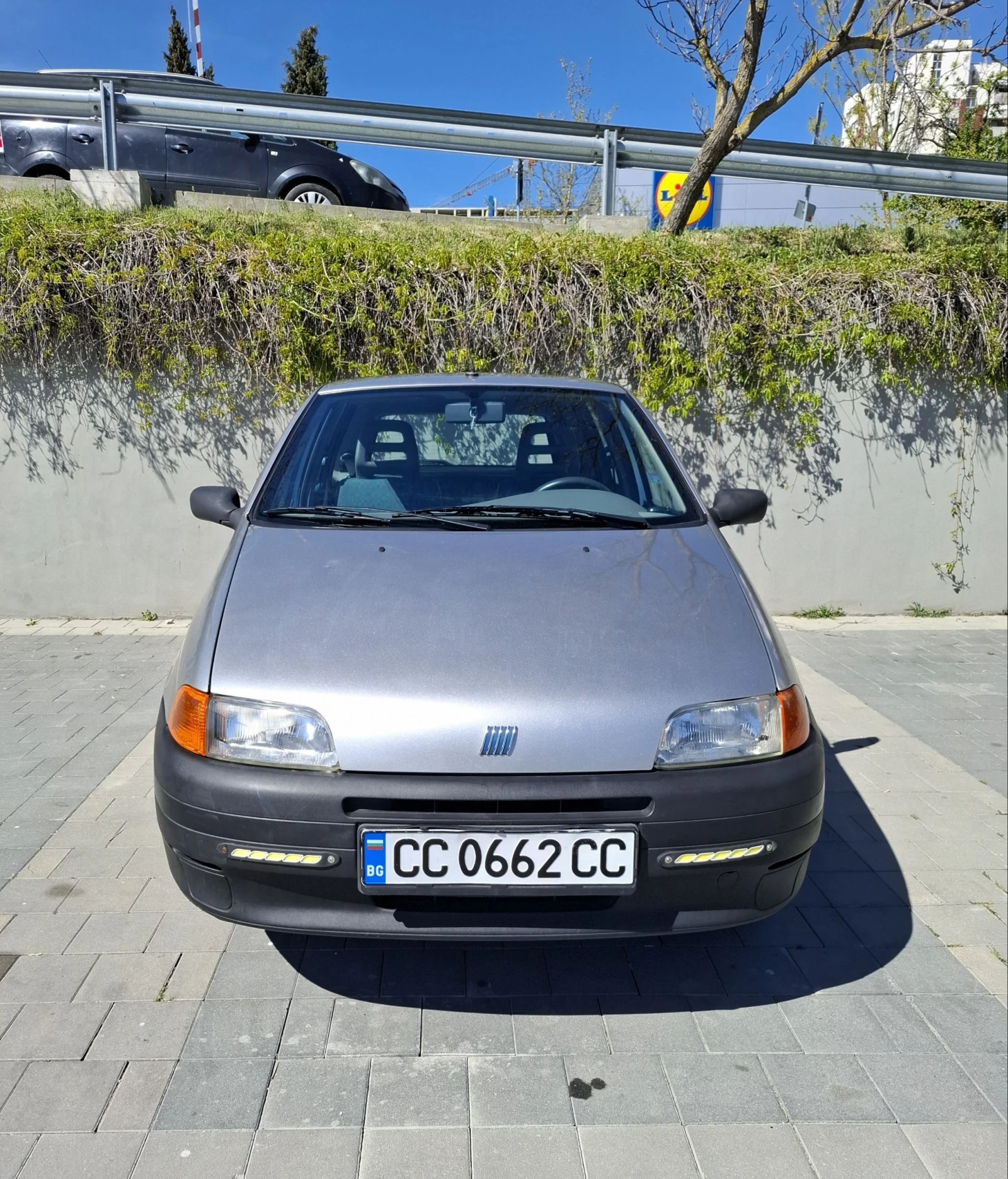 Fiat Punto 1.1, 46000км РЕАЛНИ!, снимка 2 - Автомобили и джипове - 54381311