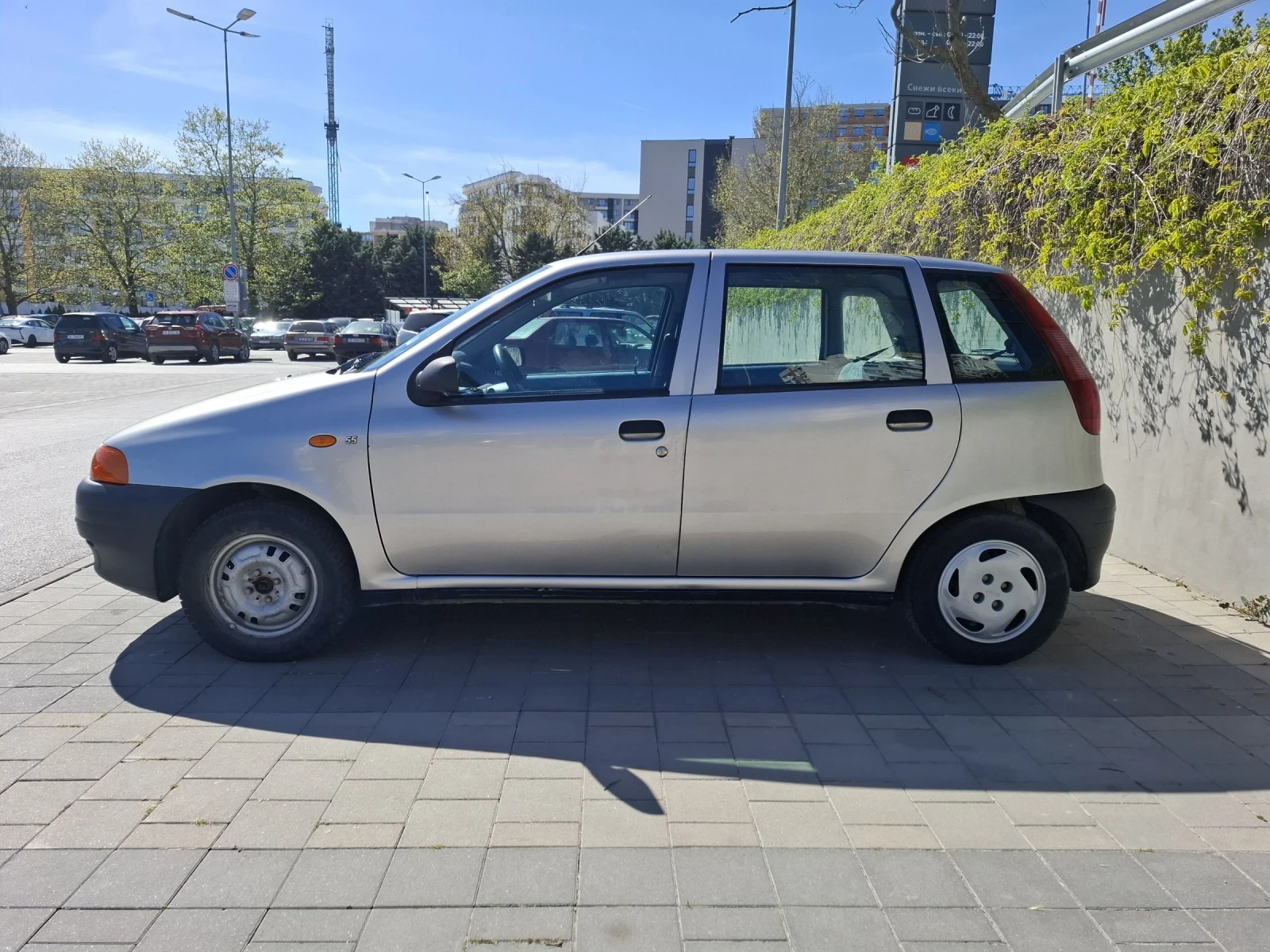 Fiat Punto 1.1, 46000км РЕАЛНИ!, снимка 4 - Автомобили и джипове - 54381311