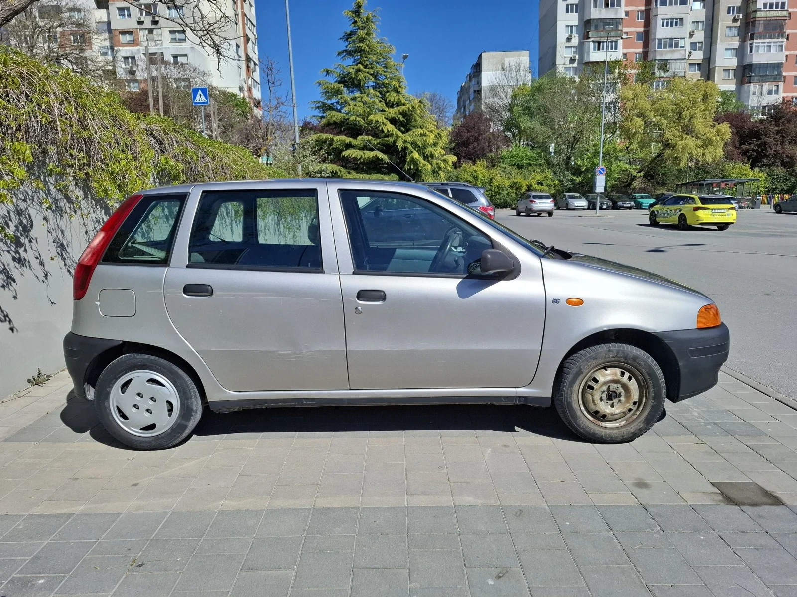 Fiat Punto 1.1, 46000км РЕАЛНИ!, снимка 6 - Автомобили и джипове - 54381311