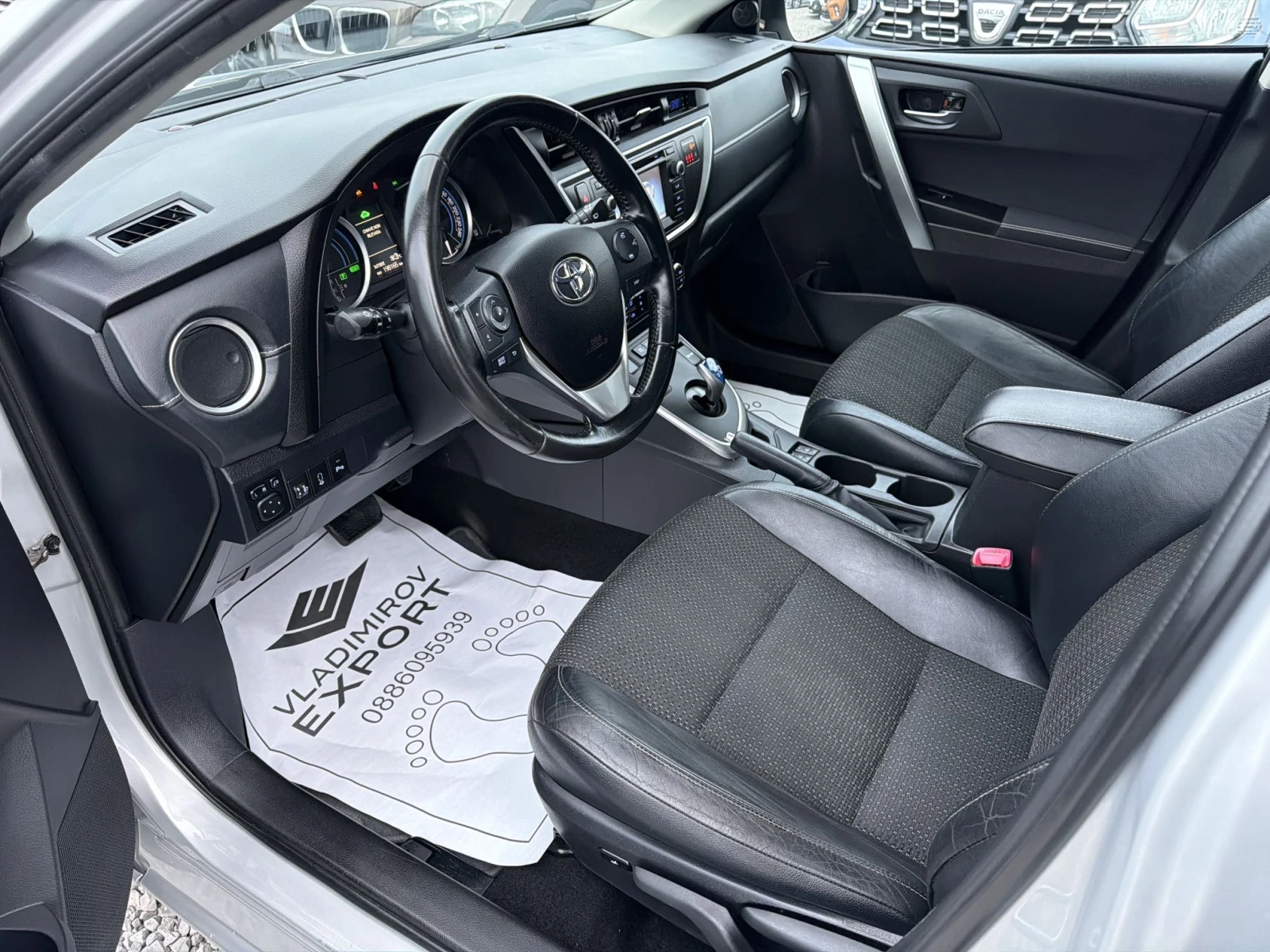 Toyota Auris 1.8 Hybrid Реални КМ / 1 СОБСТВЕНИК / БЕЗ РЪЖДА, снимка 6 - Автомобили и джипове - 54884573