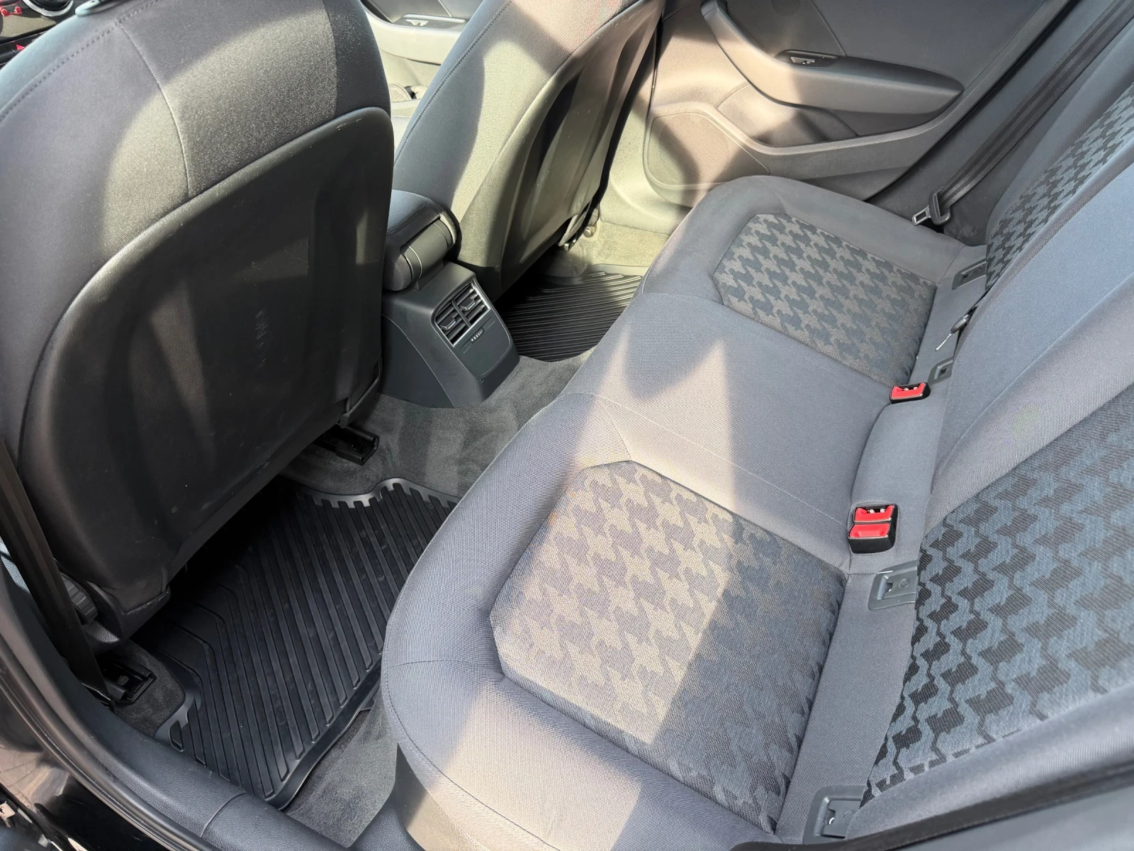 Audi A3 1.6 TDI 105 к.с. 132 000 км РЕАЛНИ, снимка 9 - Автомобили и джипове - 55136770