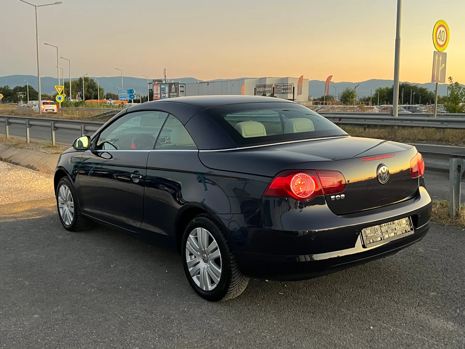 VW Eos ЛИЗИНГ-КОЖА-НАВИ-ДИЗЕЛ-ТОП, снимка 15 - Автомобили и джипове - 55963587