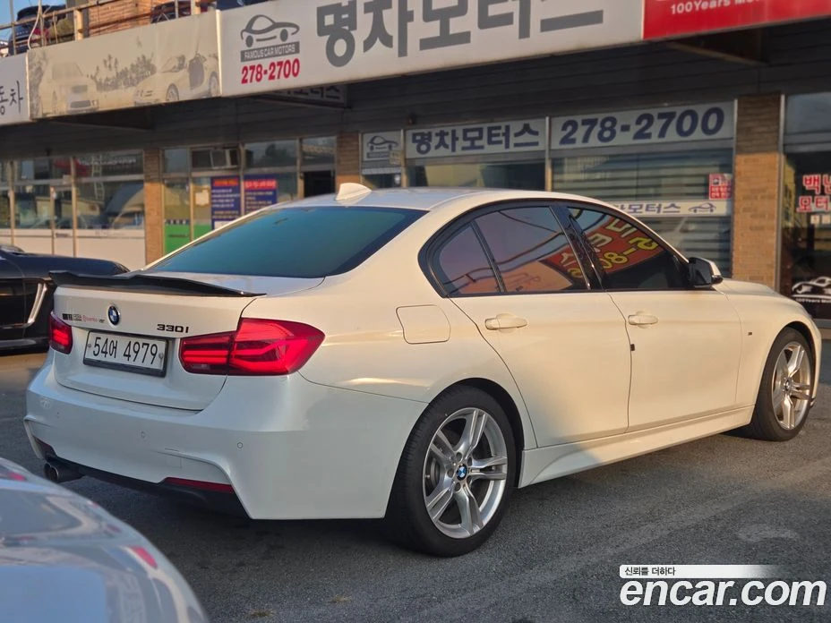BMW 330 330i M Sport, снимка 3 - Автомобили и джипове - 56156578