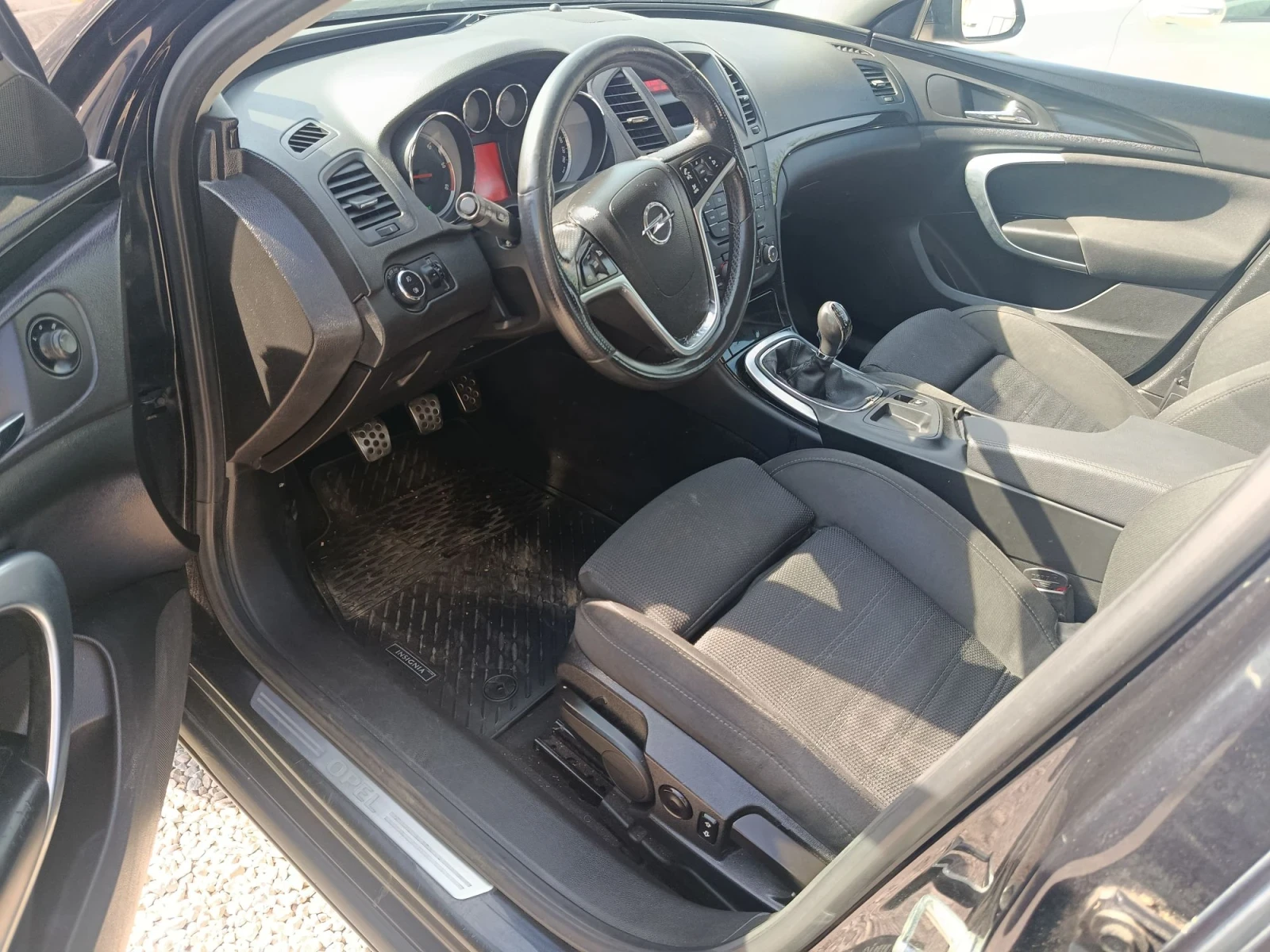 Opel Insignia 2.0 ����� 131 �. | Mobile.bg � ����������� 9